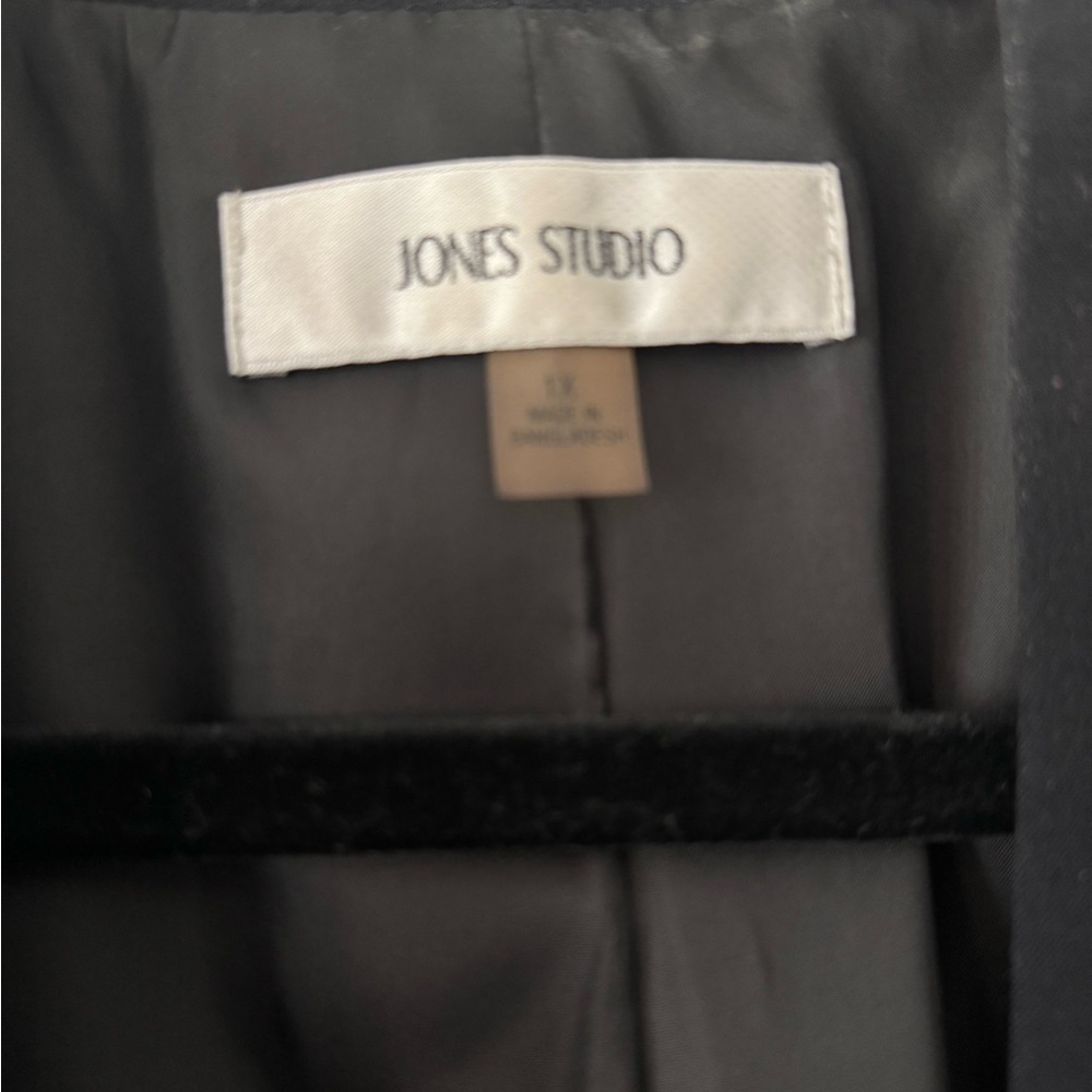 Jones Studio Classic Black Blazer - Picture 3 of 3